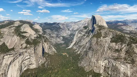 Imagem ilustrativa: Califórnia: Meio Dome em vale Yosemite